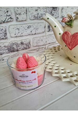 Candles Strawberry Cupcake Çilekli Mum Vanilya Amber Kokulu Hediyelik Dekoratif Soya Mum