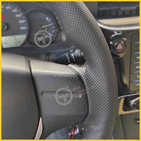 Toyota Corolla 2013-2018 Araca Özel Direksiyon Kılıfı  (Noktalı Düz Gri Dikişli)