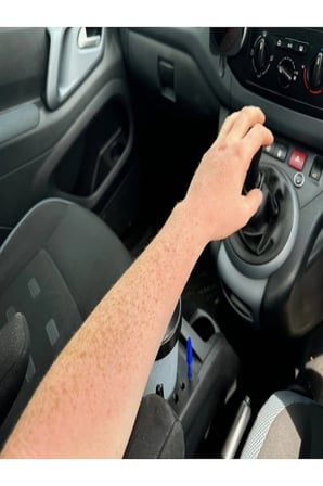 Citroen Berlingo UYUMLU merkezi saklama kutusu bardaklığı