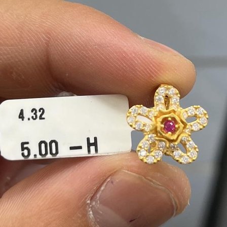 Çiçek Taşlı Altın Küpe 22 Ayar 4.32 Gram Kadın Hediye