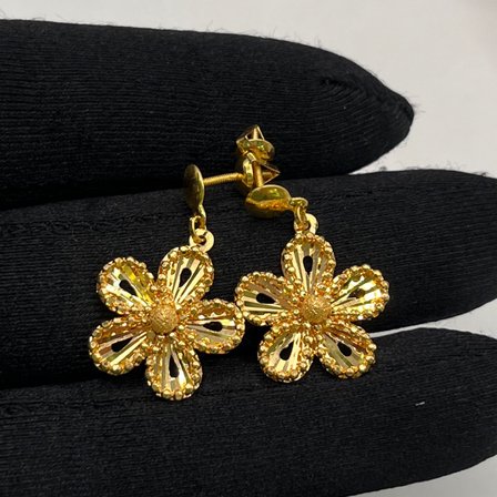 Çiçekli Dorika Çiçek Papatya Top Top Ajurlu Altın Sallantılı Küpe 22 Ayar 4.52 Gram Kadın