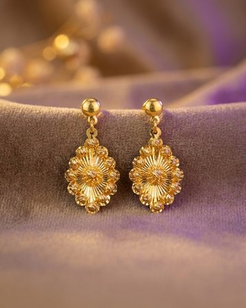 Çiçekli Sallantılı Çiçek Kalemli Dorika Top Top Altın Vidalı Küpe 22 Ayar 4.97 Gram Kadın