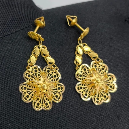 Çiçekli Ajurlu Çiçek Sallantılı Yıldız Telkari Altın Vidalı Küpe 22 Ayar 5.38 Gram Kadın