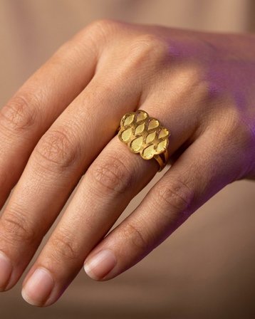 Su Damlası Ajurlu Kumlu Yaprak Plaka Çiçek Altın Döküm Yüzük 22 Ayar 3.22 Gram Kadın