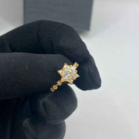 Kalemli Kar Tanesi Çiçek Altın Taşlı Yüzük 22 Ayar 3.49 Gram Kadın Hediye