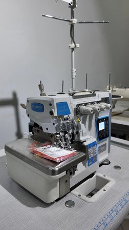 YUKİ D5F-5 İPLİK FULL OTOMATİK OVERLOK MAKİNASI