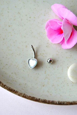 Yansımalı Taşlı Kalp Model Çelik Göbek Piercingi Hafif Minimal