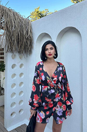 Kırmızı Kuşaklı Saten Elbise