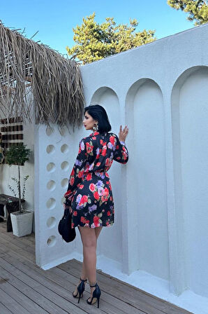 Kırmızı Kuşaklı Saten Elbise