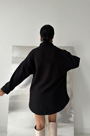 Siyah Yandan Yırtmaçlı Gömlek