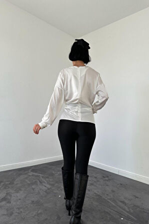 Beyaz Bisiklet Yaka Bluz