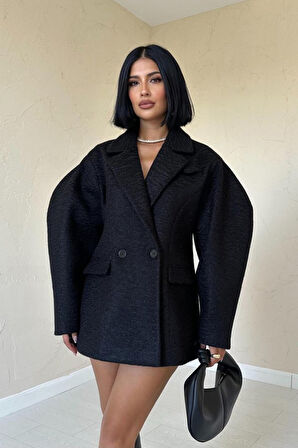 Siyah İki Düğmeli Manto