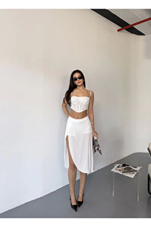 Çepli Şortlu Yırtmaçlı Etek - Beyaz