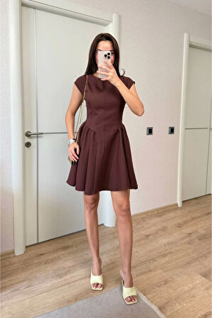 Sırt Dekolteli Çan Detaylı Mini Elbise - Kahverengi