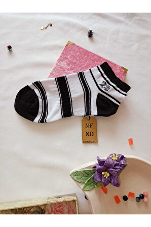 2 ÇİFT PATİK ÇORAP DİKİŞSİZ BURUN PAMUKLU KISA KONÇ DESENLİ KADIN ÇORABI 36-40 SİYAH BEYAZ