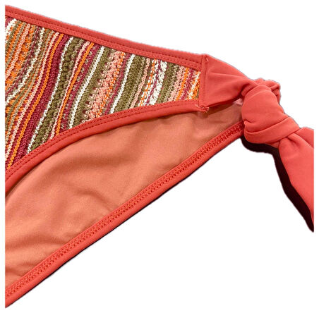 Dokulu Ve Dantelli Çok Renkli Bikini Takım