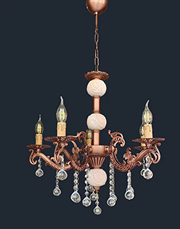 BEŞ KOLLU KRİSTAL TOP TAŞLI BAKIR KAPLAMALI KREM RENGİ ÇİNİLİ METAL AVİZE