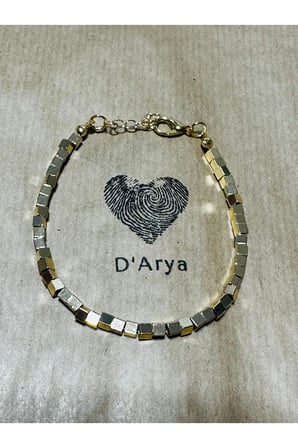 DD488 Gold Kare Küp Boncuklu Bileklik El Yapımı