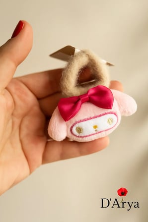 D’Arya Pembe Tavşan Figürlü Peluş Lastik Kız Çocuk Genç Kız Saç Tokası DD533 My melody Hello Kitty Arkadaşı Mini Kawaii Figür