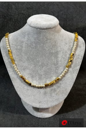DD543 Gold Küp Kare Detaylı İnci Kolye