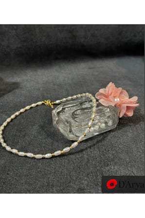 DD545 Gold Ara Boncuklu Oval İnci Kolye
