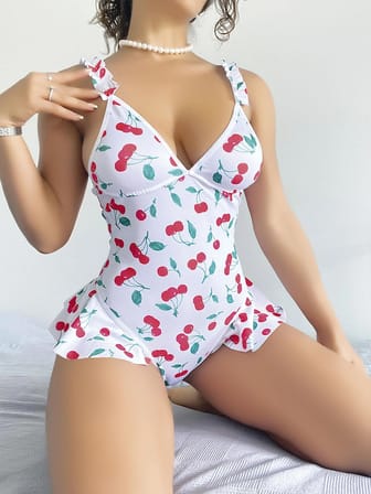 Kadın Vişne Desenli Dantel İşlemeli Şık Body