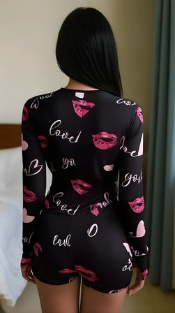 Kiss Heart Dream Pamuklu Kırmızı Öpücük ve Kalp Desenli Düğmeli Uzun Kol Tulum Pijama
