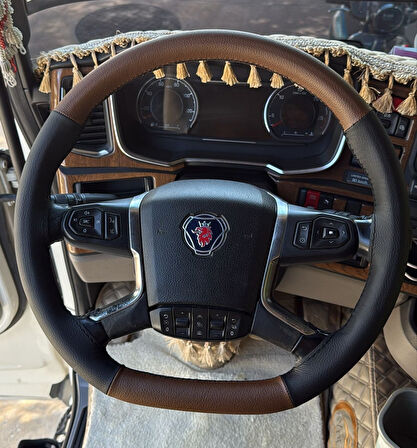 DİKİŞLİ DİREKSİYON KILIFI SİYAH DERİ KAHVERENGİ DERİ SİYAH DİKİŞLİ YENİ SCANİA İÇİN