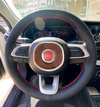 DİKİŞLİ DİREKSİYON KILIFI SİYAH DERİ KIRMIZI DİKİŞLİ FIAT EGEA İÇİN