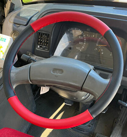 DİKİŞLİ DİREKSİYON KILIFI SİYAH DERİ KIRMIZI DERİ KIRMIZI DİKİŞLİ MİTSUBİSHİ CANTER VE 449E OTOBÜS