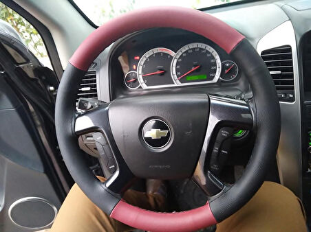 DİKİŞLİ DİREKSİYON KILIFI SİYAH / MAT KIRMIZI DERİ SİYAH DİKİŞLİ CHEVROLET CAPTİVA İÇİN