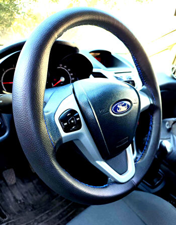 DİKİŞLİ DİREKSİYON KILIFI SİYAH DERİ MAVİ DİKİŞLİ FORD CURRİER İÇİN