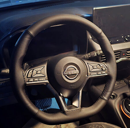 DİKİŞLİ DİREKSİYON KILIFI SİYAH DERİ NOKTALI DERİ SİYAH DİKİŞLİ NİSSAN JUKE İÇİN