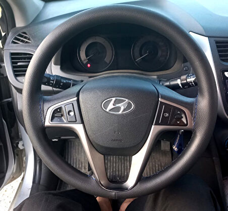 DİKİŞLİ DİREKSİYON KILIFI SİYAH DERİ SİYAH DİKİŞLİ HYUNDAİ ACCENT BLUE İÇİN