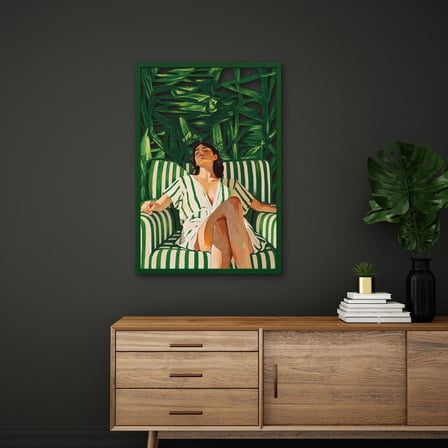 Çizgili Koltukta Dinlenen Kadın Metal Tablo 45x65 cm