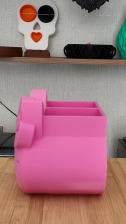 SEVİMLİ PEMBE KALEMLİK
