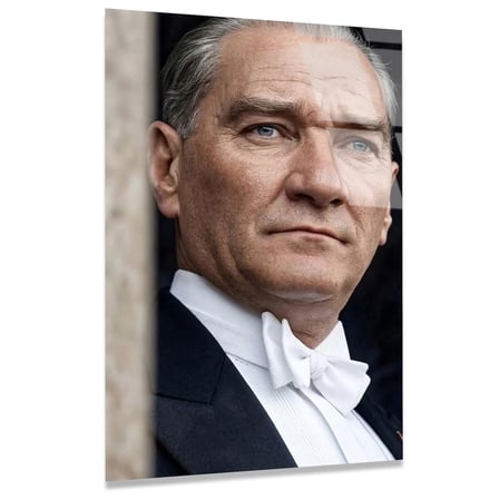 Atatürk Frak Portre Renklendirilmiş Cam Tablo 35x50 cm