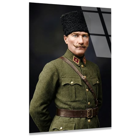 Atatürk Kalpaklı Komutan Cam Tablo 35x50 cm