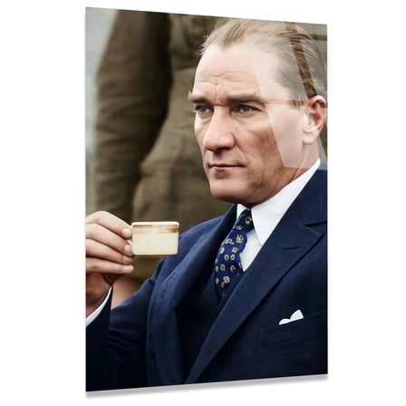Atatürk Kahve İçerken Cam Tablo 35x50 cm