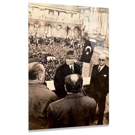 Atatürk Meydanda Hitap Cam Tablo 35x50 cm