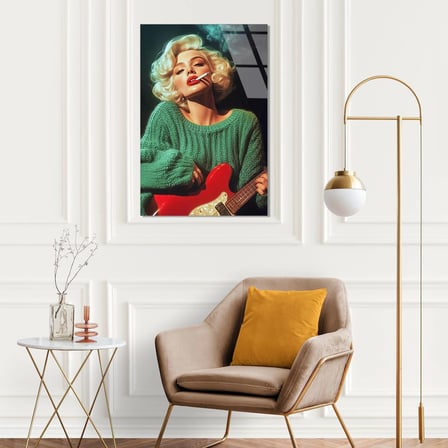 Gitarlı Sarışın Kadın Cam Tablo 35x50 cm