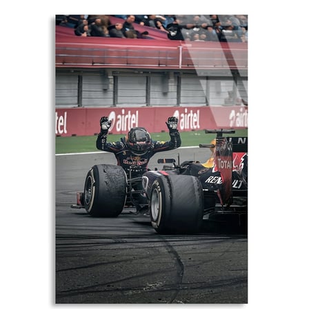 Red Bull Zafer Donutları F1 Cam Tablo – Formula 1 Duvar Dekoru 35x50 cm