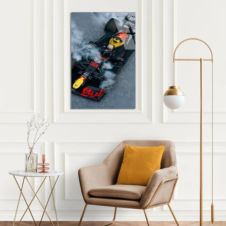 Red Bull Lastik Yakma F1 Cam Tablo – Formula 1 Duvar Dekoru 35x50 cm