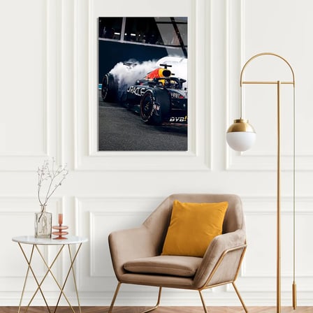 Red Bull Lastik Yakma F1 Cam Tablo – Formula 1 Duvar Dekoru 35x50 cm