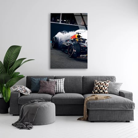 Red Bull Lastik Yakma F1 Cam Tablo – Formula 1 Duvar Dekoru 35x50 cm