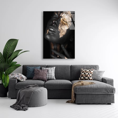 Altın Makyajlı Kadın Portresi Cam Tablo 35x50 cm