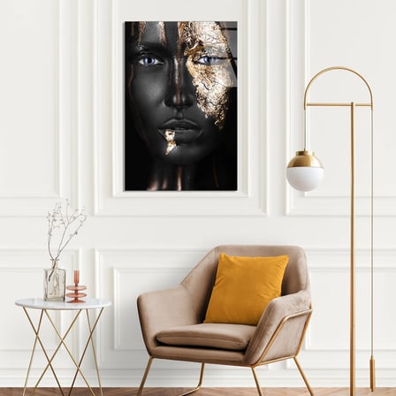 Altın Yüzlü Kadın Portresi Cam Tablo 35x50 cm