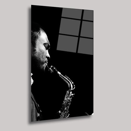 Saksafon Çalan Adam Cam Tablo 35x50 cm