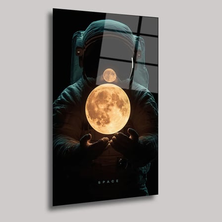 Astronotun Elindeki Ay Cam Tablo 70x110 cm