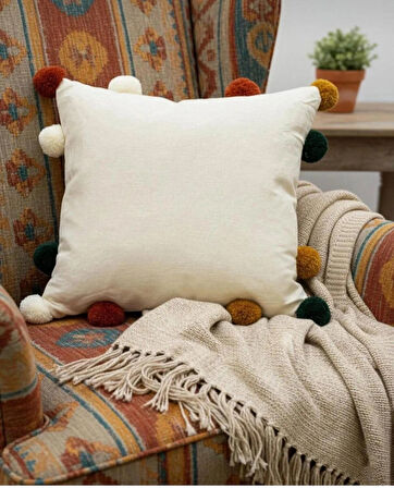 Renkli ponponlu kırlent kılıfı